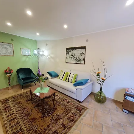 Holiday home Casa Castagno Dei 100 Cavalli *