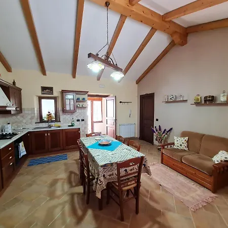 Casa Castagno Dei 100 Cavalli Сasa de vacaciones *